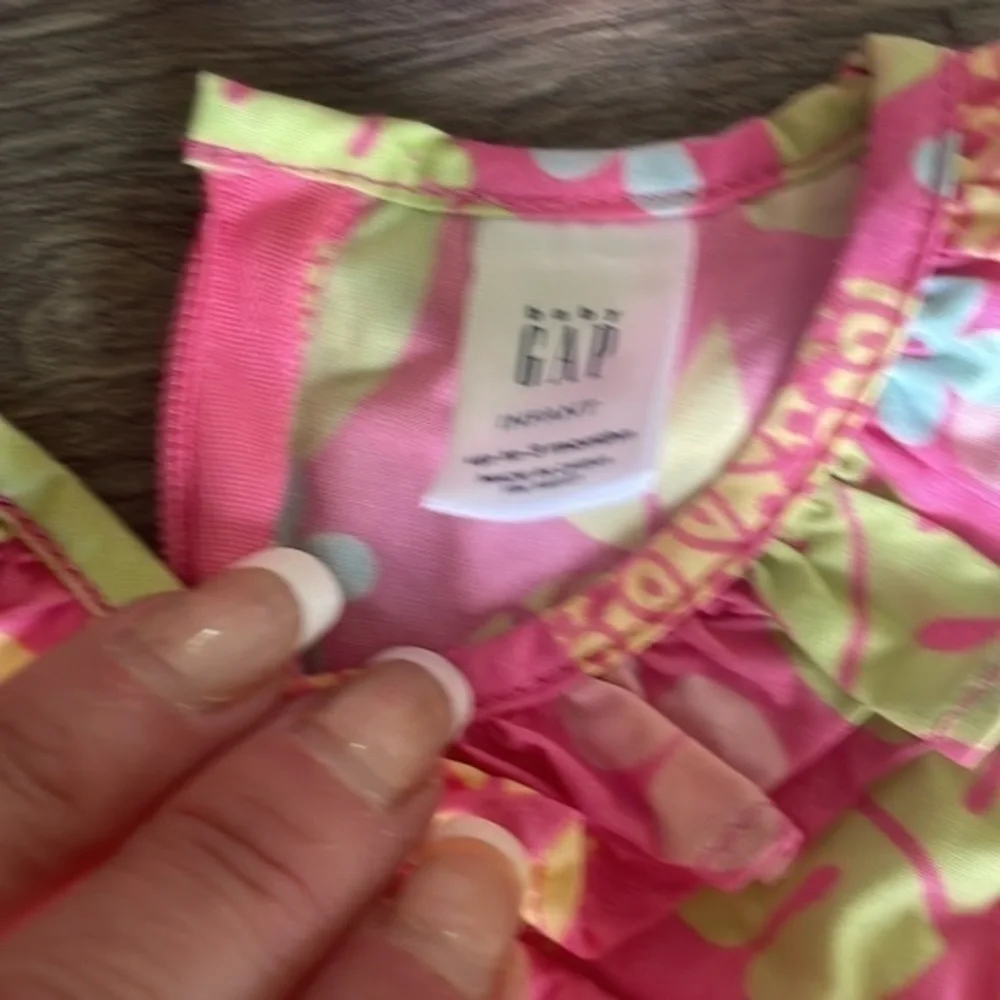 Gap 0 to 3 months dress little girl pineapple Princess set new!